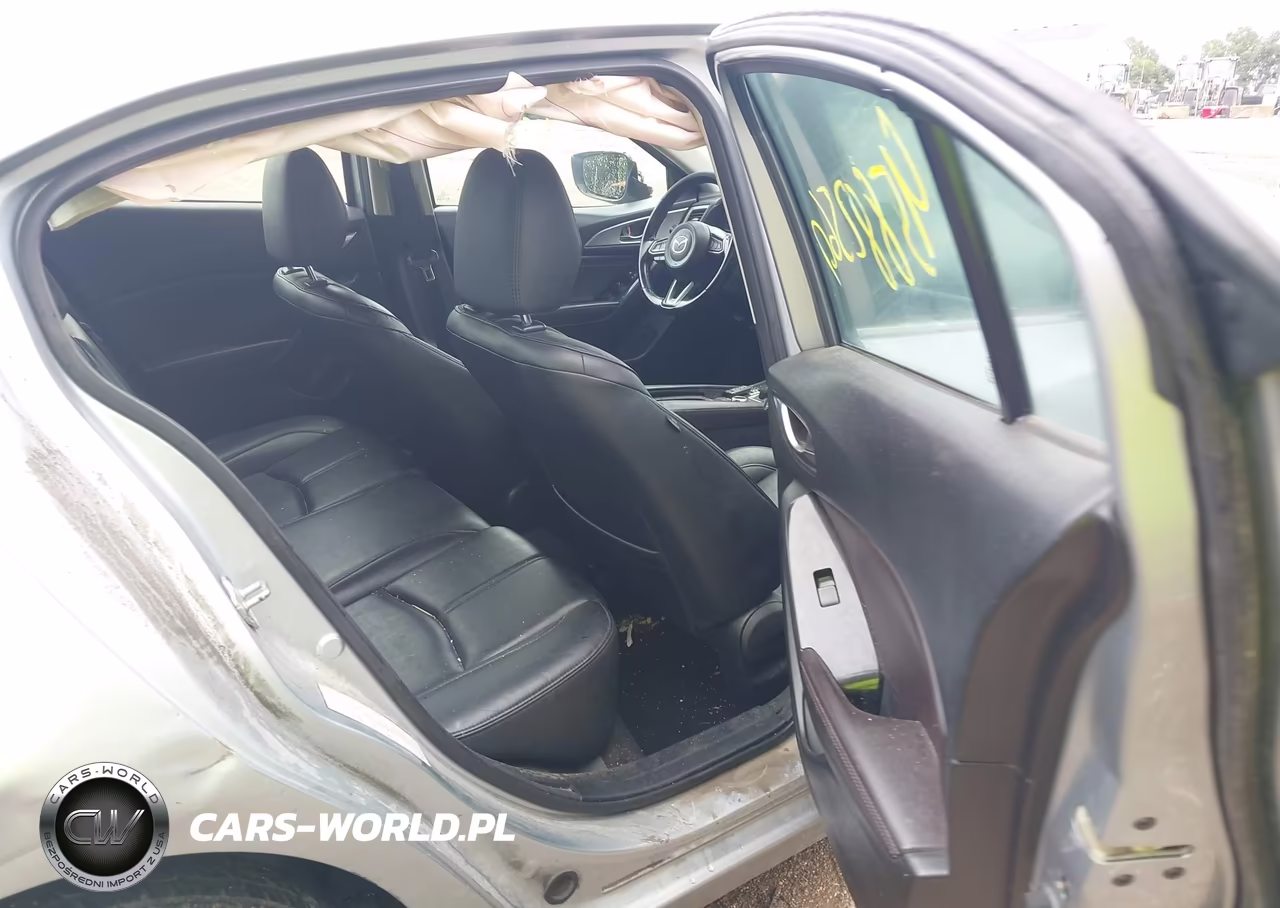 2018 Mazda Mazda3 Touring VIN:3MZBN1V35JM200676 - 8