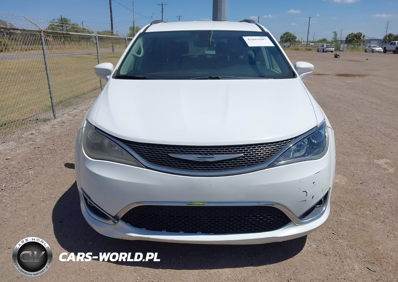2018 Chrysler Pacifica Touring L VIN:2C4RC1BG0JR110861 - 12