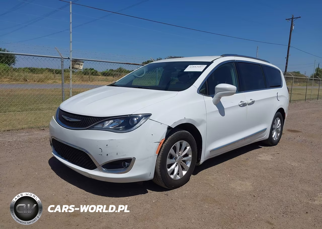 2018 Chrysler Pacifica Touring L VIN:2C4RC1BG0JR110861 - 2