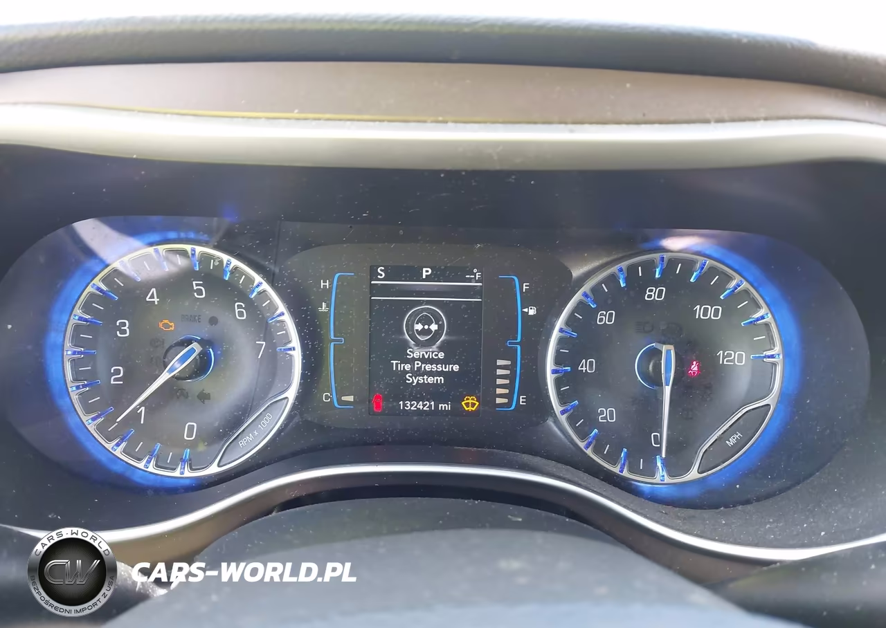 2018 Chrysler Pacifica Touring L VIN:2C4RC1BG0JR110861 - 7