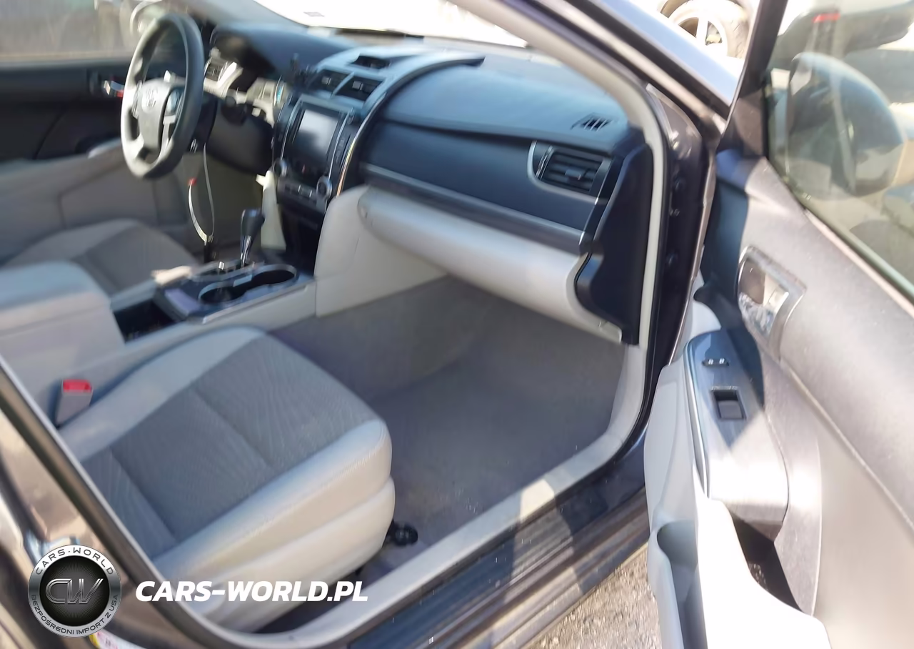 2014 Toyota Camry Hybrid Le VIN:4T1BD1FK5EU137314 - 5