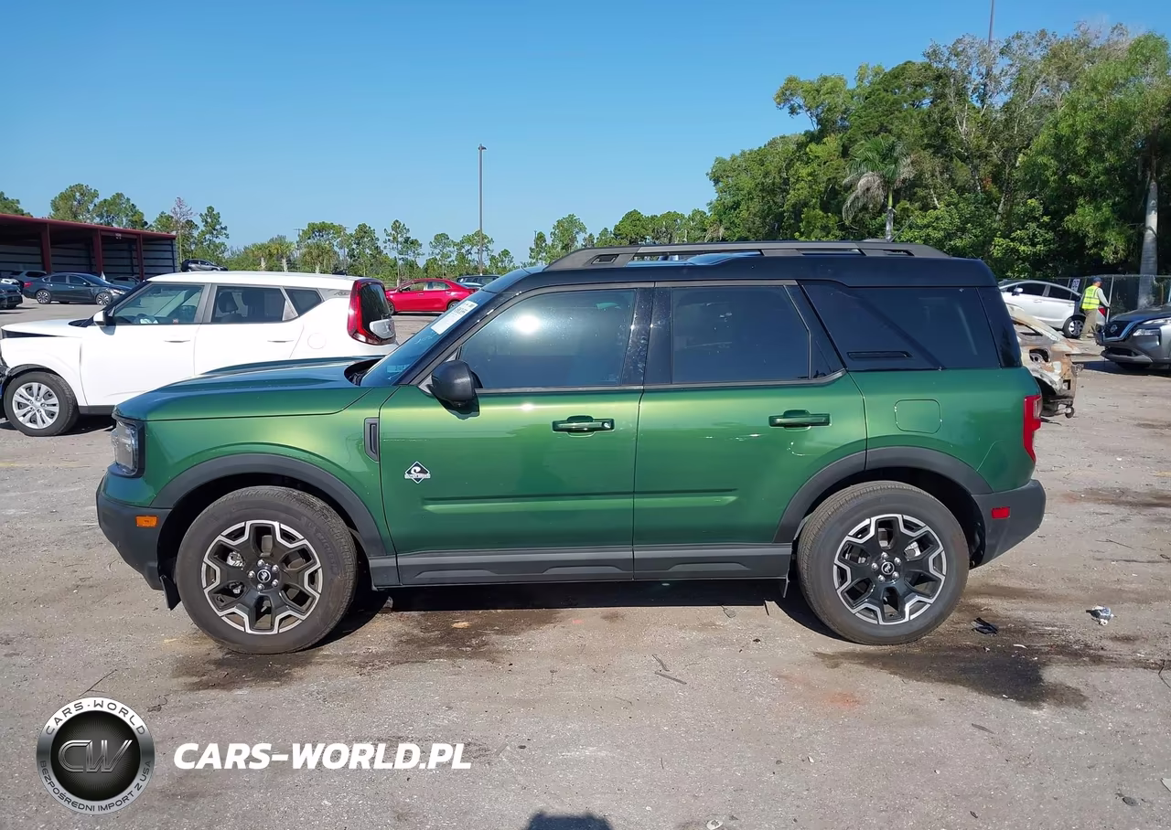 2025 Ford Bronco Sport Outer Banks VIN:3FMCR9CN0SRE65021 - 14