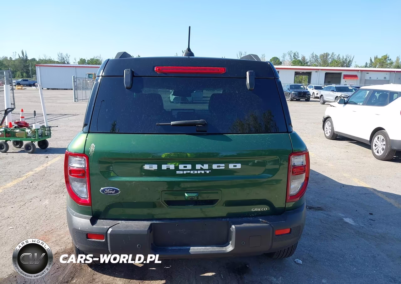 2025 Ford Bronco Sport Outer Banks VIN:3FMCR9CN0SRE65021 - 16