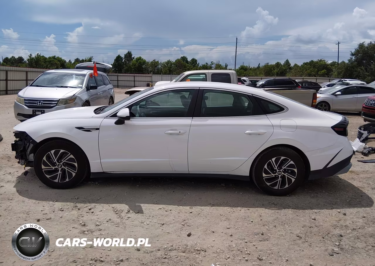 2026 Hyundai Sonata Hybrid Blue VIN:KMHL24JJ5TA163288 - 15