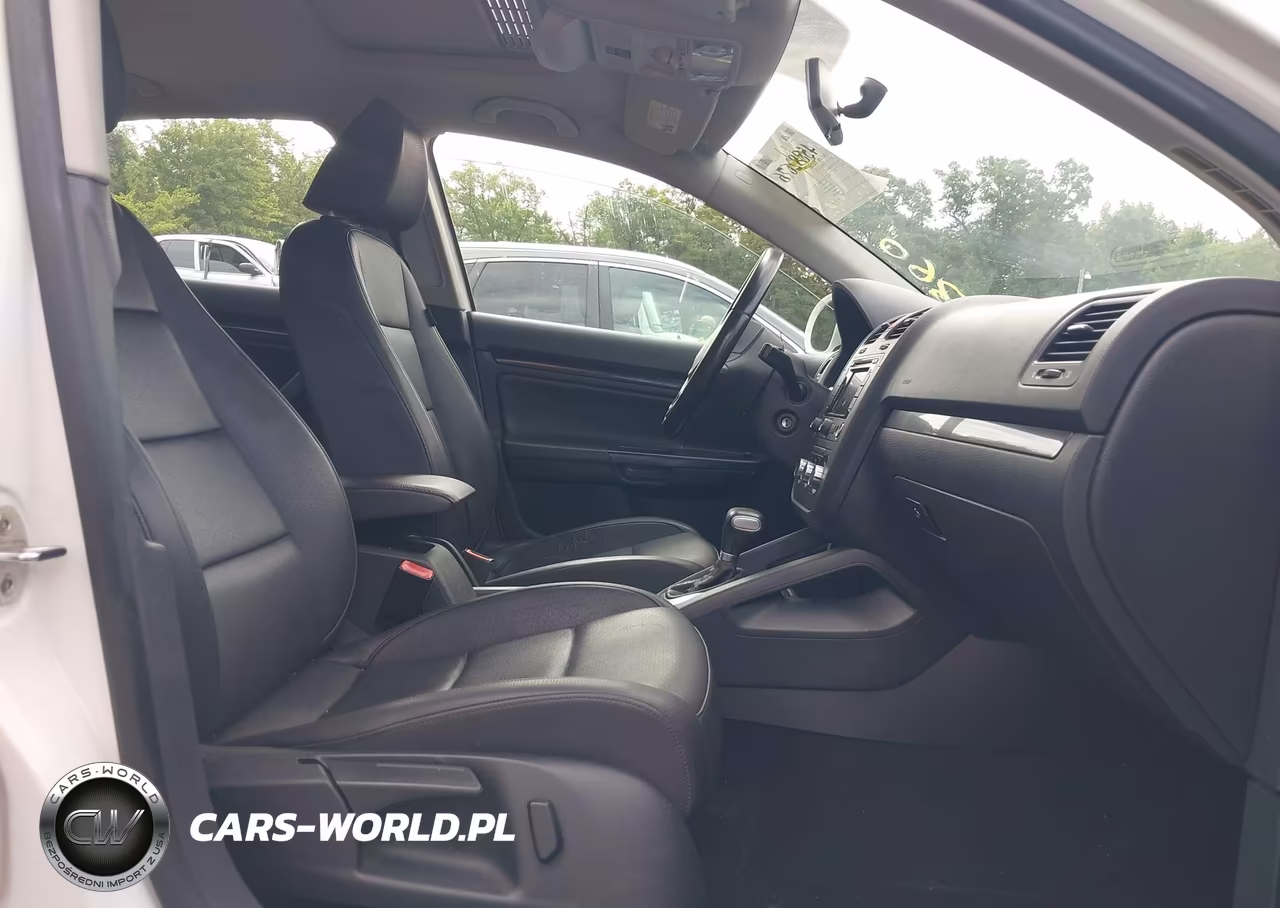 2010 Volkswagen Jetta Wolfsburg Edition VIN:3VWRJ7AJ8AM151622 - 5