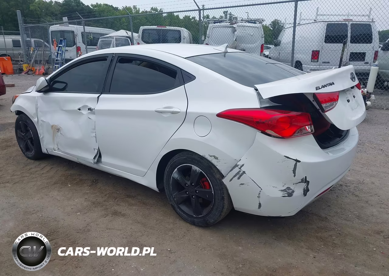 2013 Hyundai Elantra Gls VIN:5NPDH4AE5DH344881 - 3