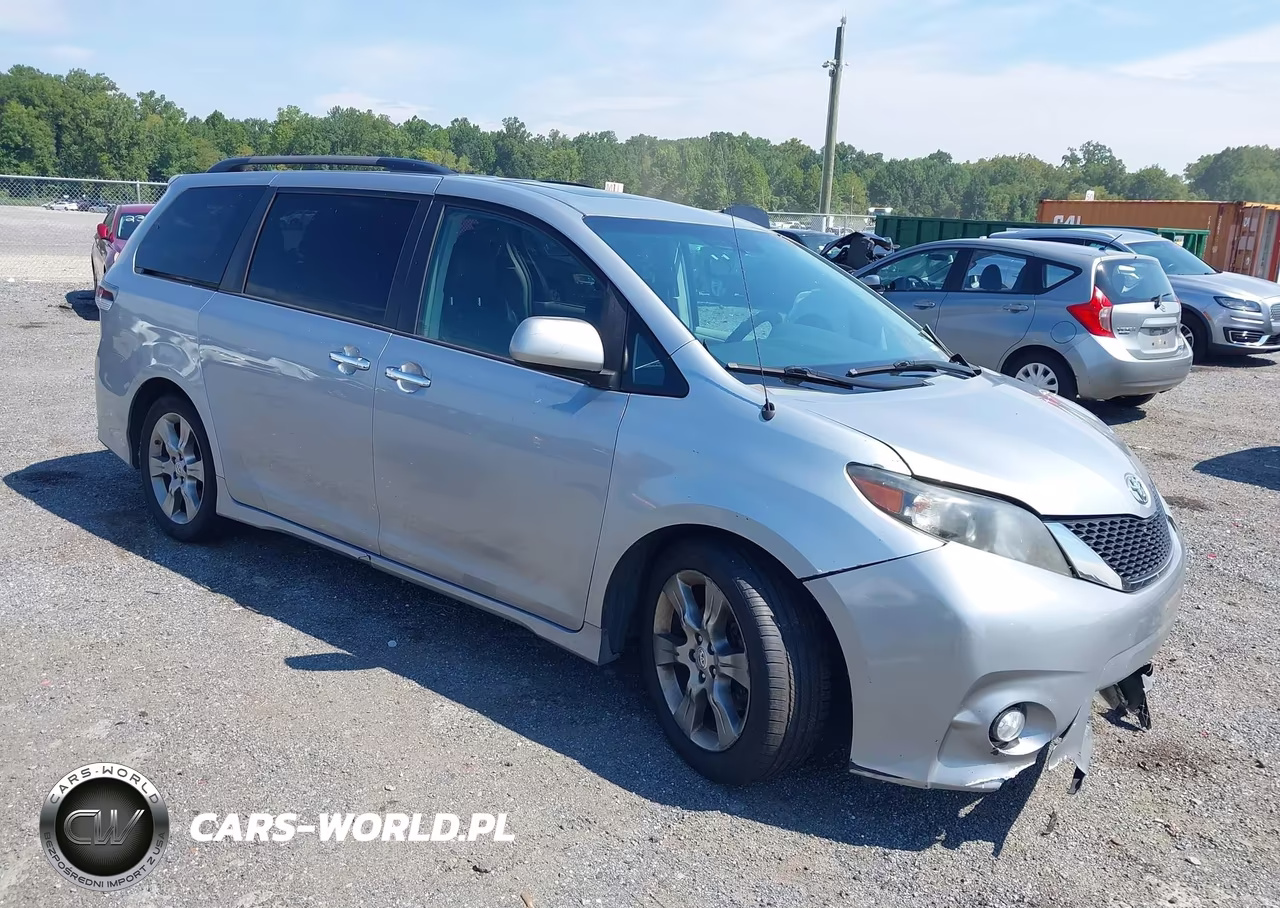 2014 Toyota Sienna Se 8 Passenger – zdjęcie 1 z 18
