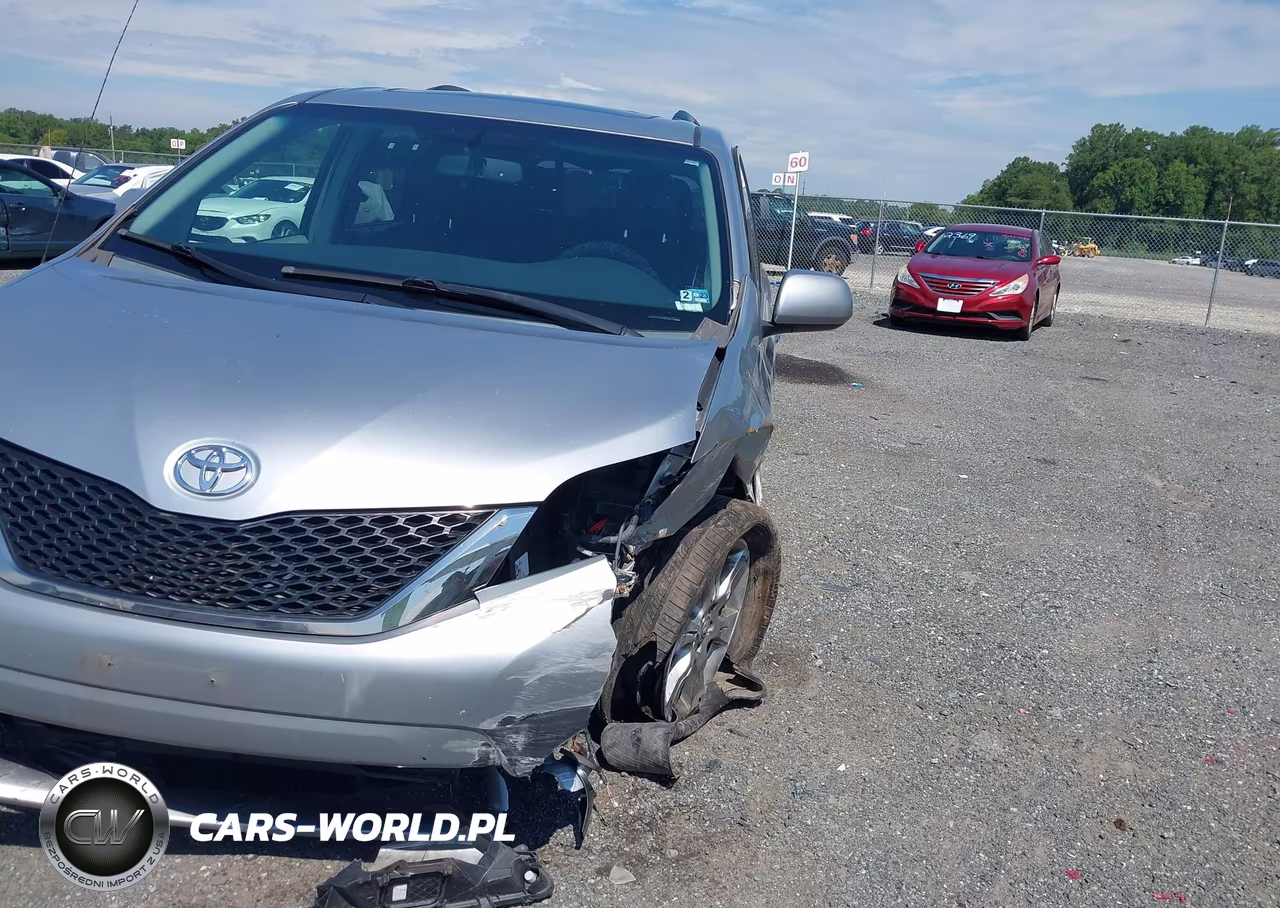 2014 Toyota Sienna Se 8 Passenger VIN:5TDXK3DCXES512982 - 17
