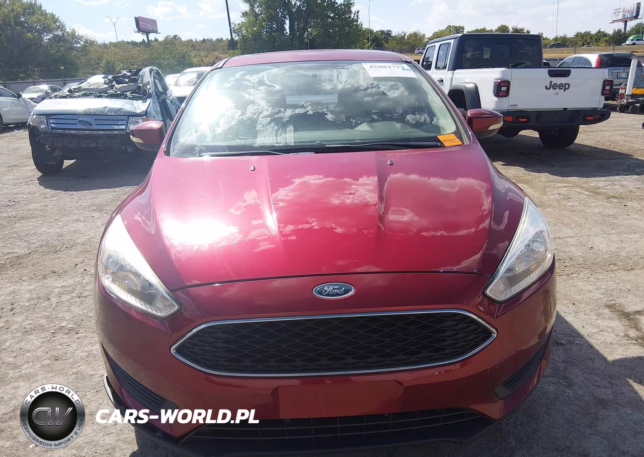 2017 Ford Focus Se VIN:1FADP3F26HL253993 - 12