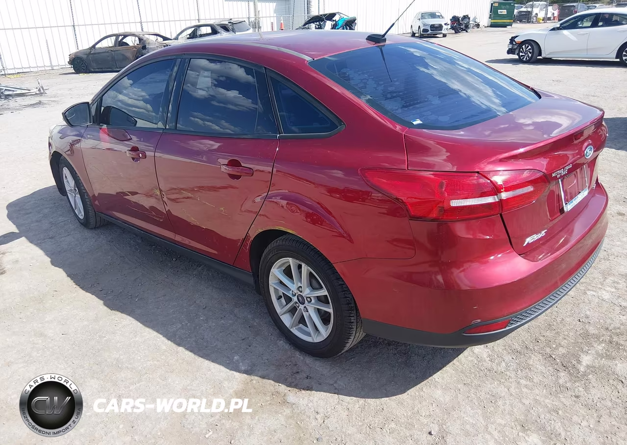 2017 Ford Focus Se VIN:1FADP3F26HL253993 - 3