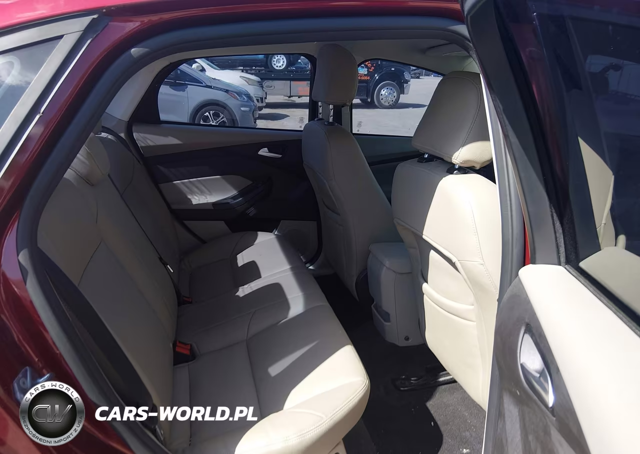 2017 Ford Focus Se VIN:1FADP3F26HL253993 - 8