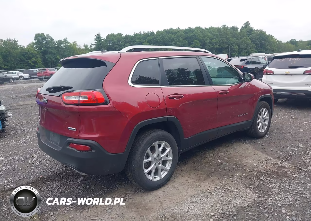 2016 Jeep Cherokee Latitude VIN:1C4PJMCS0GW255903 - 4