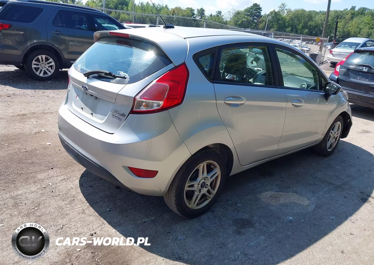 2018 Ford Fiesta Se VIN:3FADP4EJ2JM115659 - 4