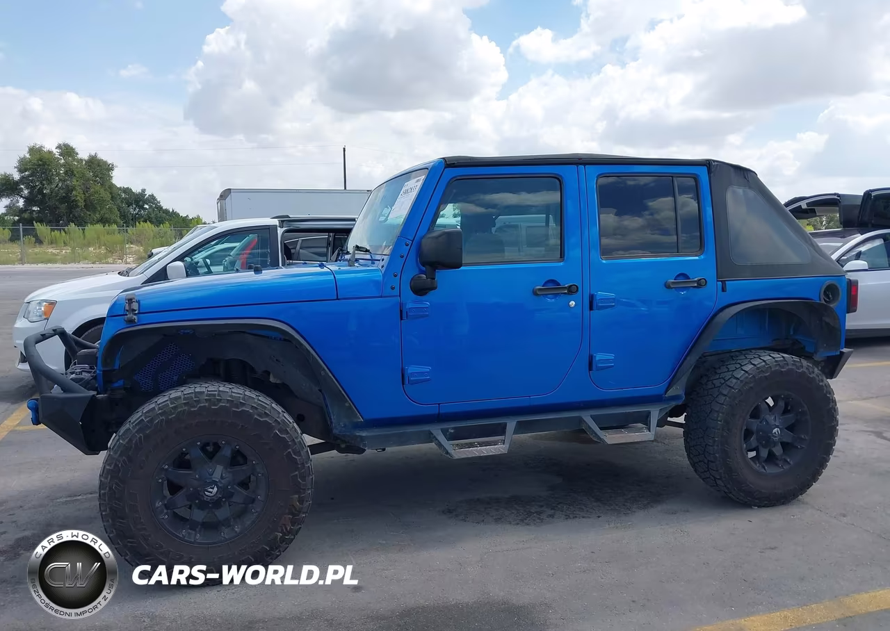 2016 Jeep Wrangler Unlimited Sport VIN:1C4BJWDG0GL196563 - 14