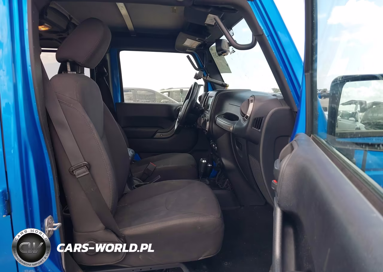 2016 Jeep Wrangler Unlimited Sport VIN:1C4BJWDG0GL196563 - 5