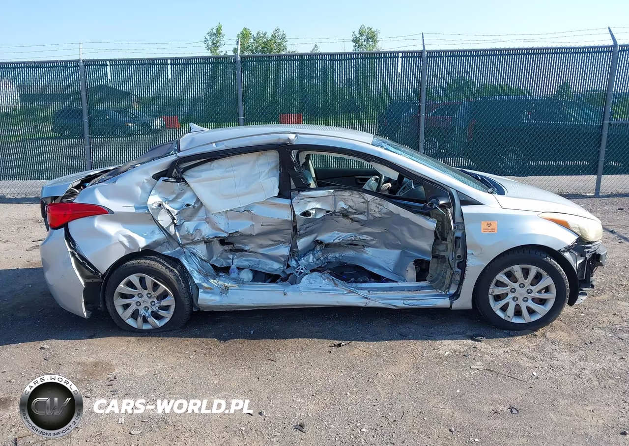 2011 Hyundai Elantra Gls VIN:5NPDH4AE4BH000911 - 13
