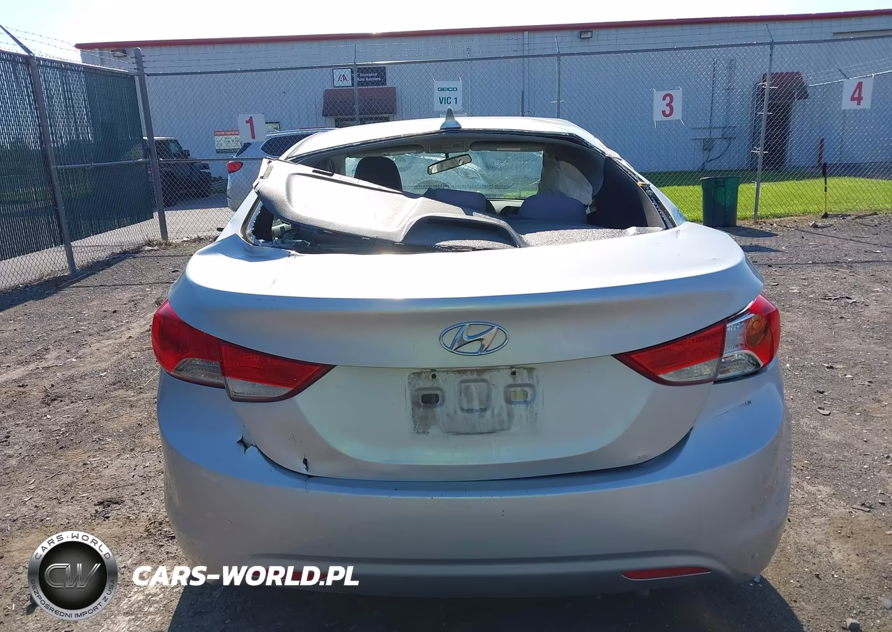 2011 Hyundai Elantra Gls VIN:5NPDH4AE4BH000911 - 16