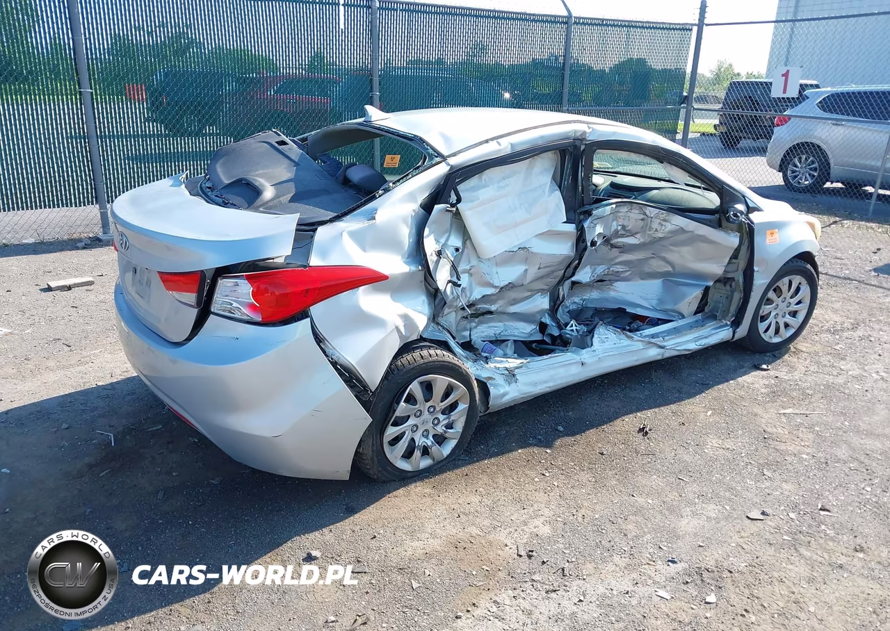 2011 Hyundai Elantra Gls VIN:5NPDH4AE4BH000911 - 4