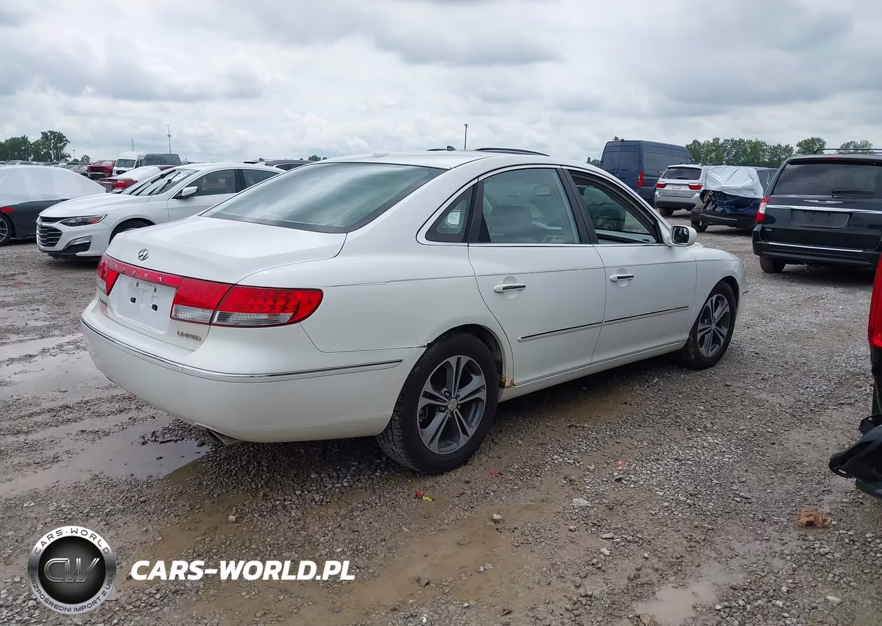 2007 Hyundai Azera Limited-Se VIN:KMHFC46F37A203646 - 4