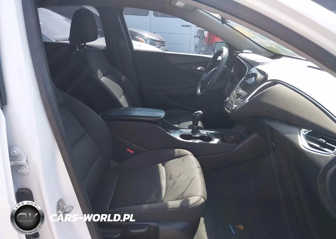 2019 Chevrolet Malibu Lt VIN:1G1ZD5ST8KF135610 - 5