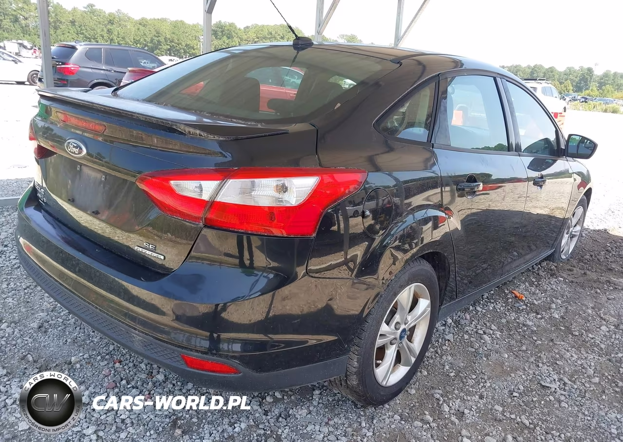 2012 Ford Focus Se VIN:1FAHP3F26CL420296 - 4
