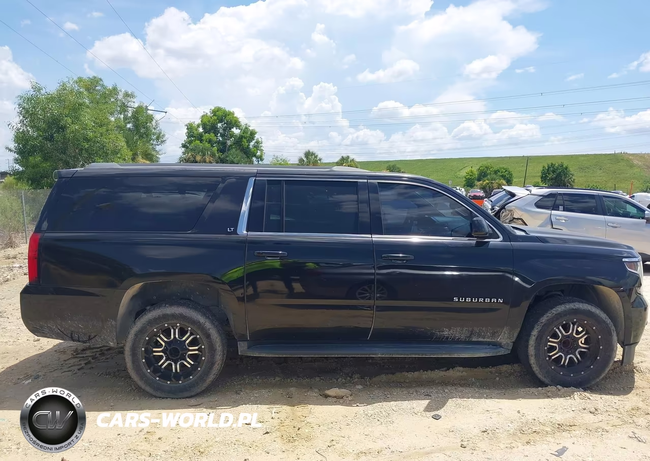 2018 Chevrolet Suburban Lt VIN:1GNSCHKC2JR169088 - 13