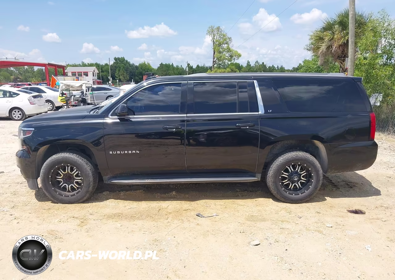 2018 Chevrolet Suburban Lt VIN:1GNSCHKC2JR169088 - 14