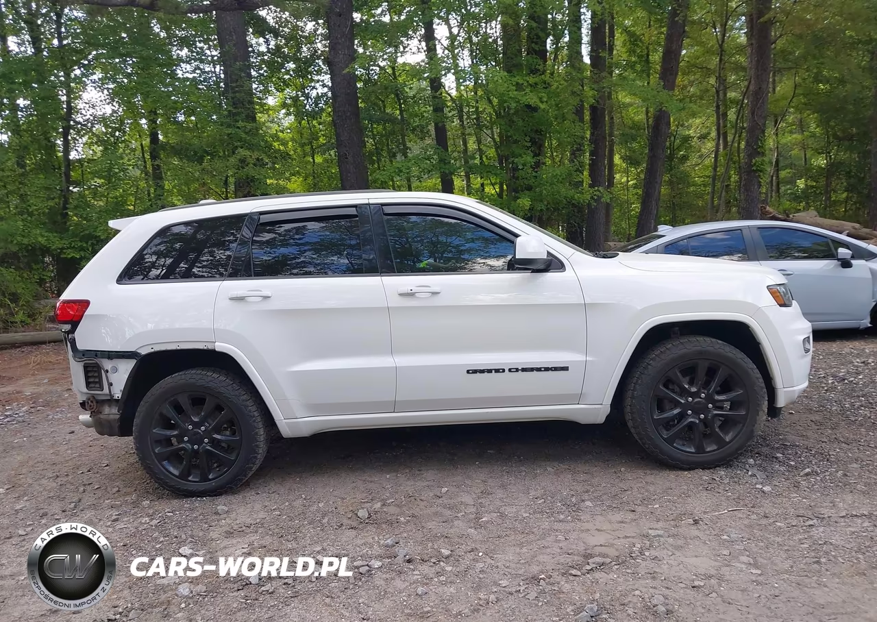 2017 Jeep Grand Cherokee Altitude VIN:1C4RJFAG3HC881516 - 14