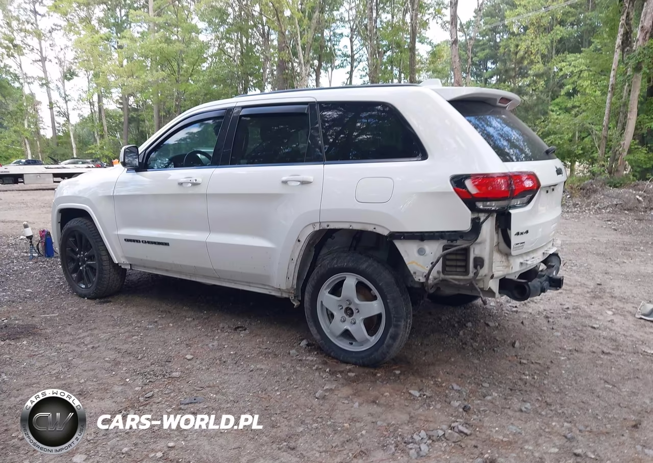 2017 Jeep Grand Cherokee Altitude VIN:1C4RJFAG3HC881516 - 3