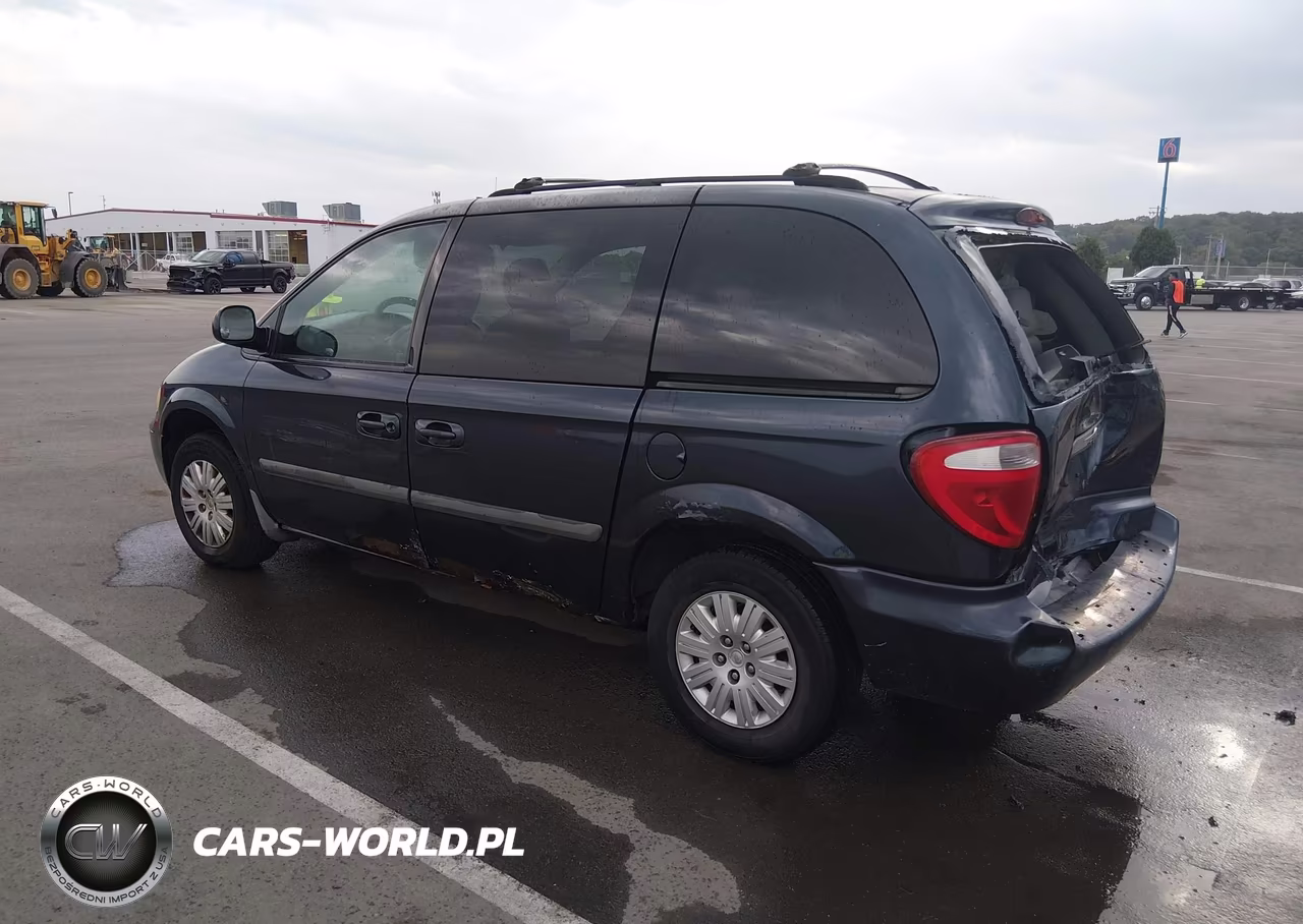 2006 Chrysler Town & Country VIN:1A4GP45R96B760914 - 3