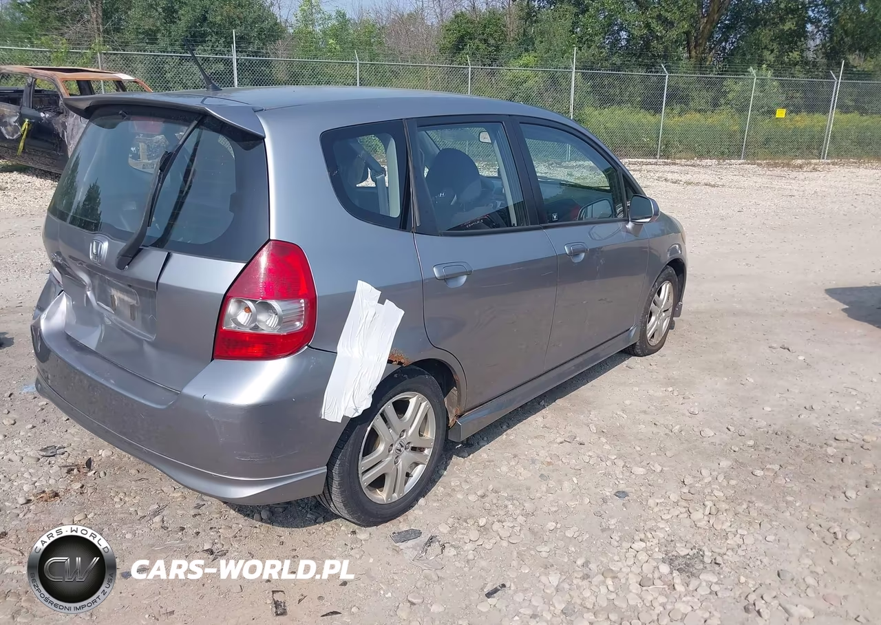 2007 Honda Fit Sport VIN:JHMGD38637S018907 - 4
