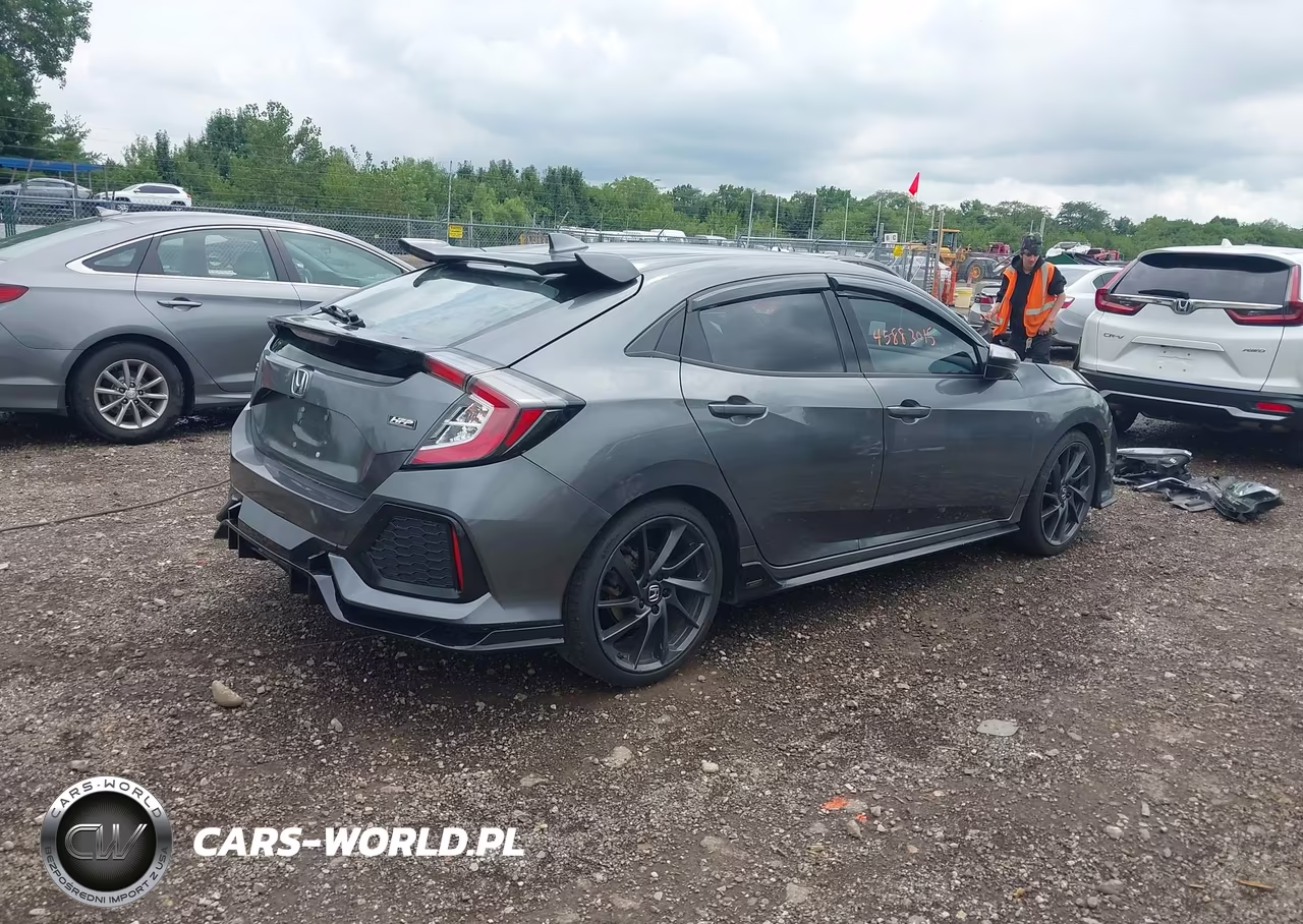 2018 Honda Civic Sport VIN:SHHFK7H48JU412396 - 4