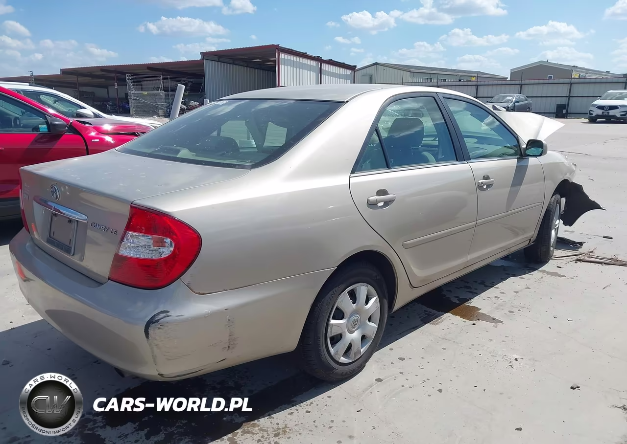2004 Toyota Camry Le VIN:4T1BE32K54U939133 - 4