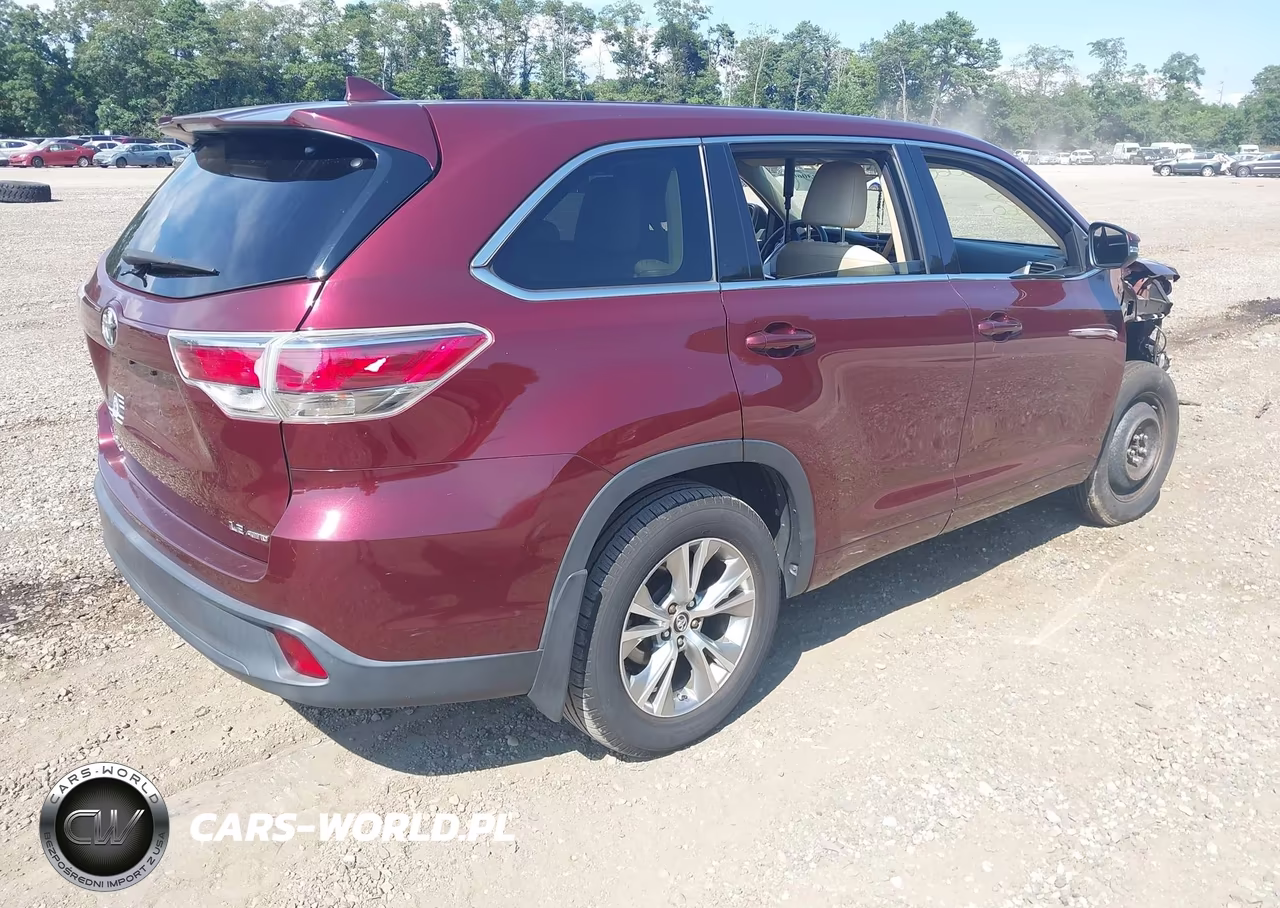 2015 Toyota Highlander Le Plus V6 VIN:5TDBKRFH8FS088323 - 4