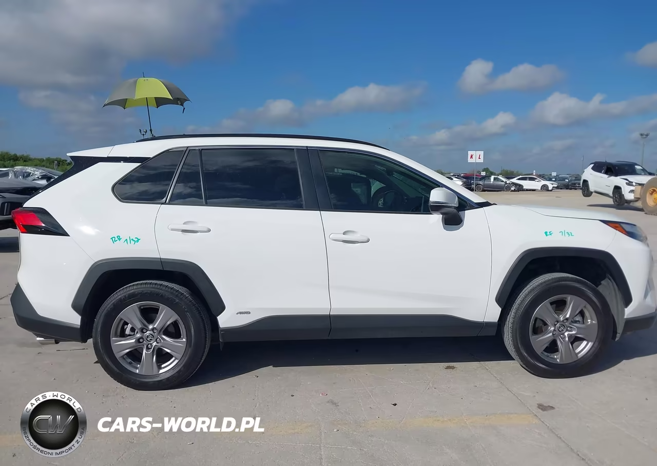 2025 Toyota Rav4 Hybrid Xle VIN:JTMRWRFV3SD286967 - 13