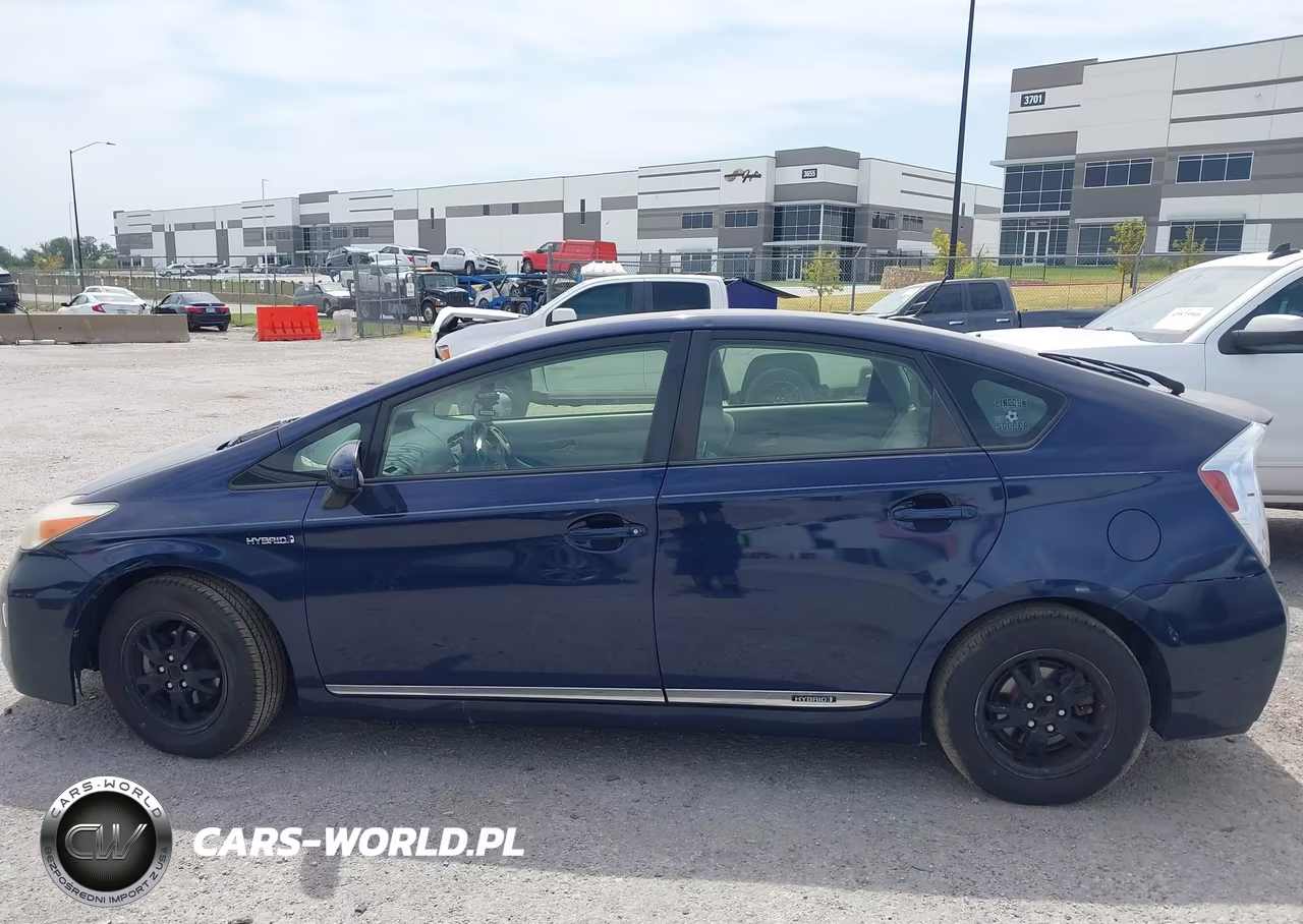 2012 Toyota Prius Three VIN:JTDKN3DU7C0335656 - 14