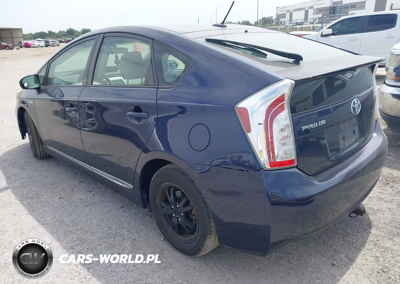2012 Toyota Prius Three VIN:JTDKN3DU7C0335656 - 3