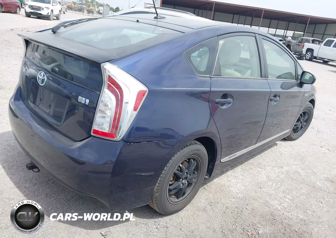 2012 Toyota Prius Three VIN:JTDKN3DU7C0335656 - 4