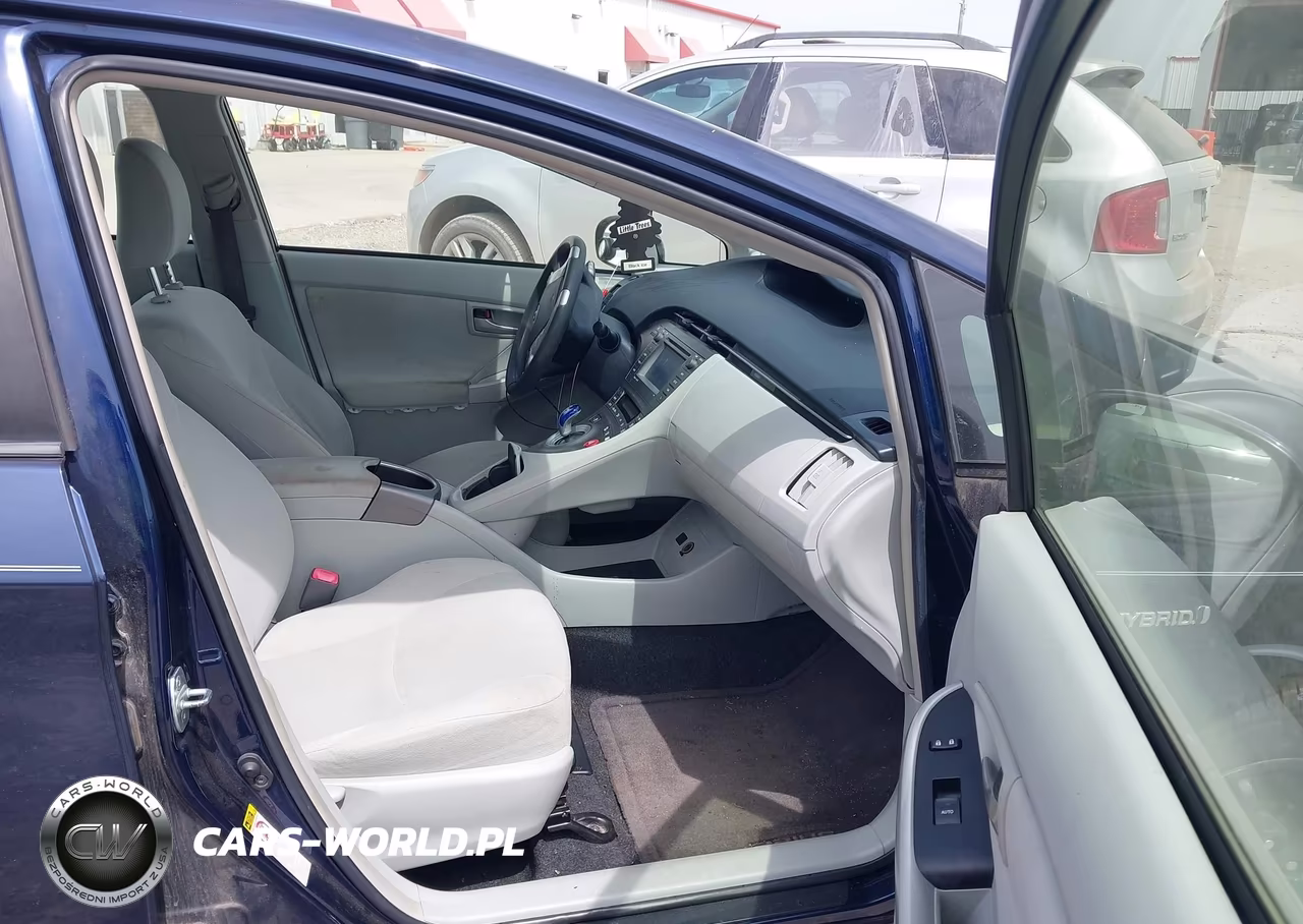 2012 Toyota Prius Three VIN:JTDKN3DU7C0335656 - 5