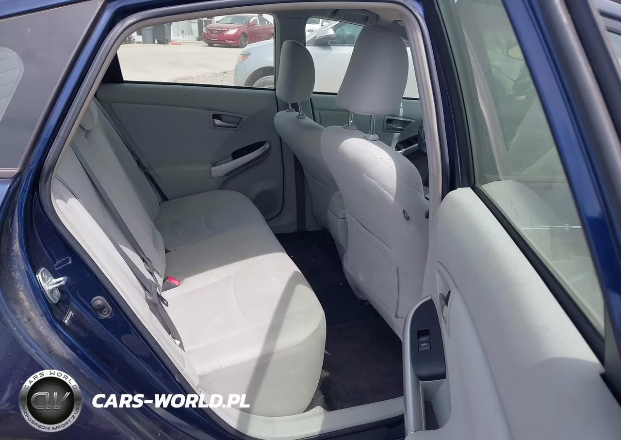 2012 Toyota Prius Three VIN:JTDKN3DU7C0335656 - 8