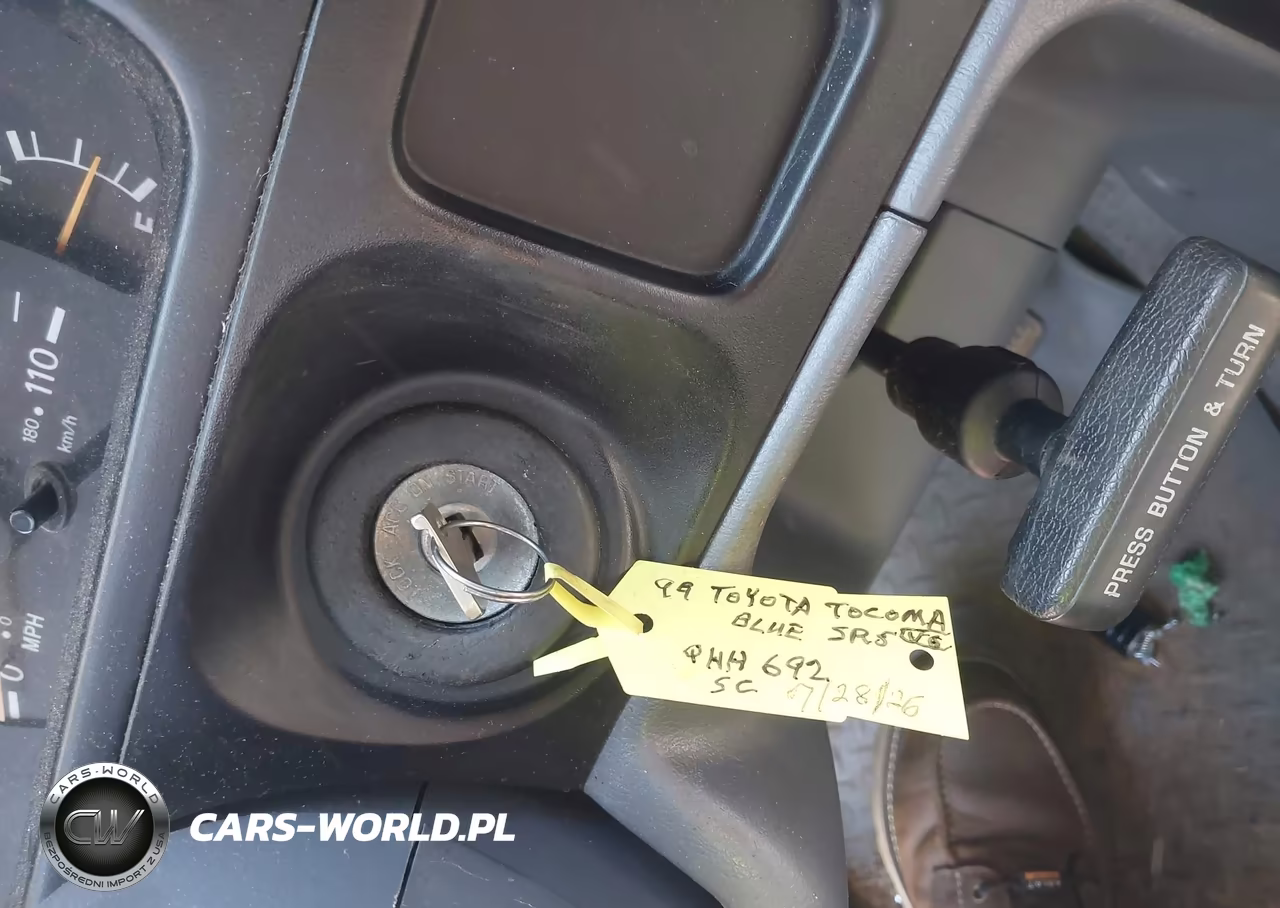 1999 Toyota Tacoma VIN:4TAWN72N6XZ515941 - 11