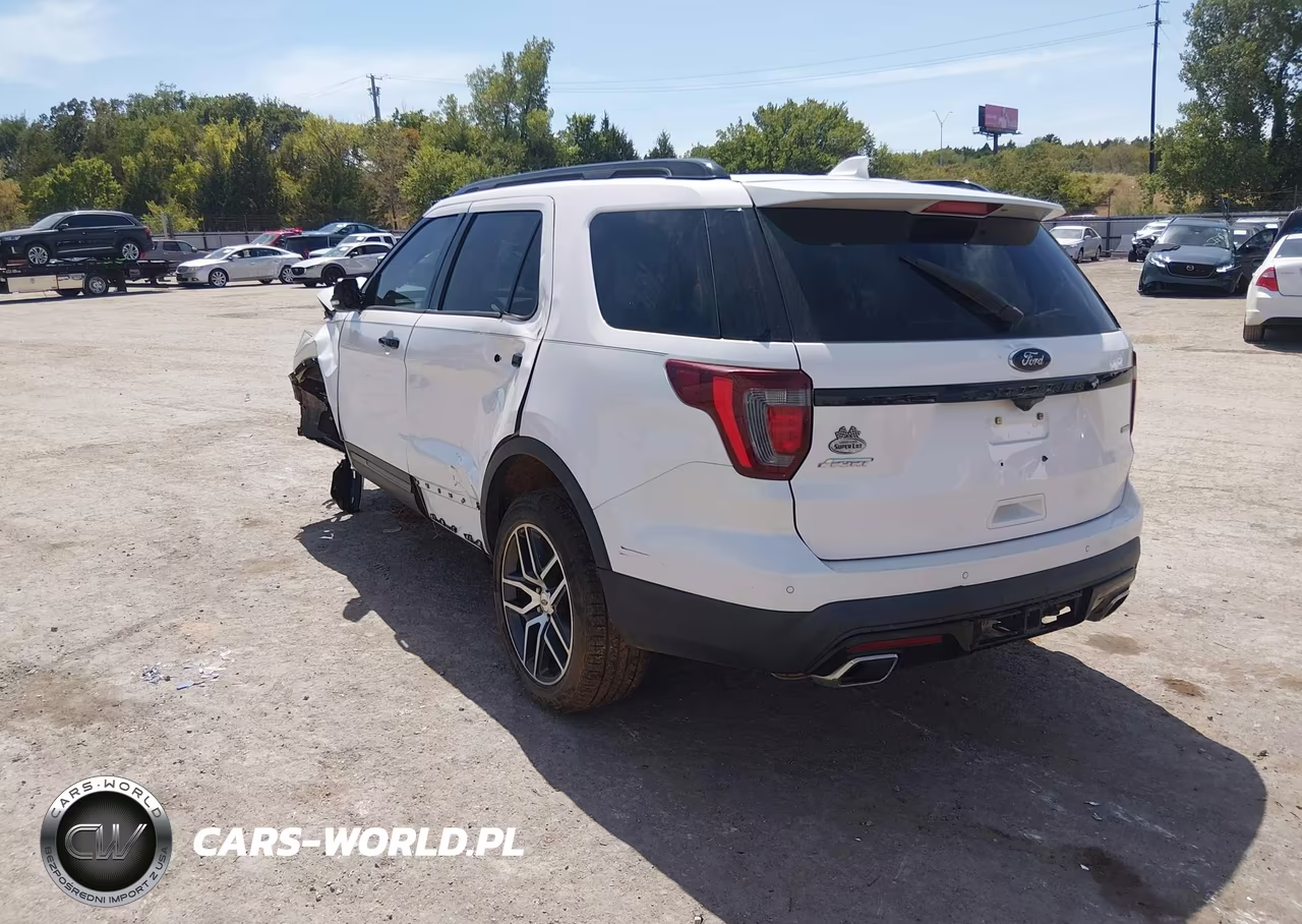 2017 Ford Explorer Sport VIN:1FM5K8GTXHGE36965 - 3