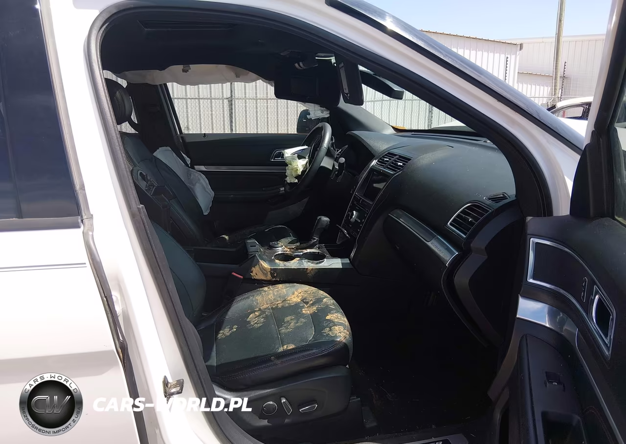 2017 Ford Explorer Sport VIN:1FM5K8GTXHGE36965 - 5