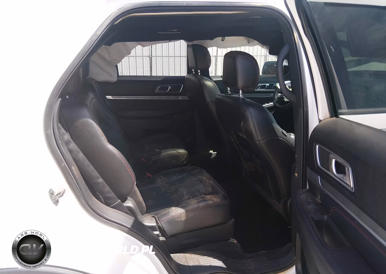 2017 Ford Explorer Sport VIN:1FM5K8GTXHGE36965 - 8