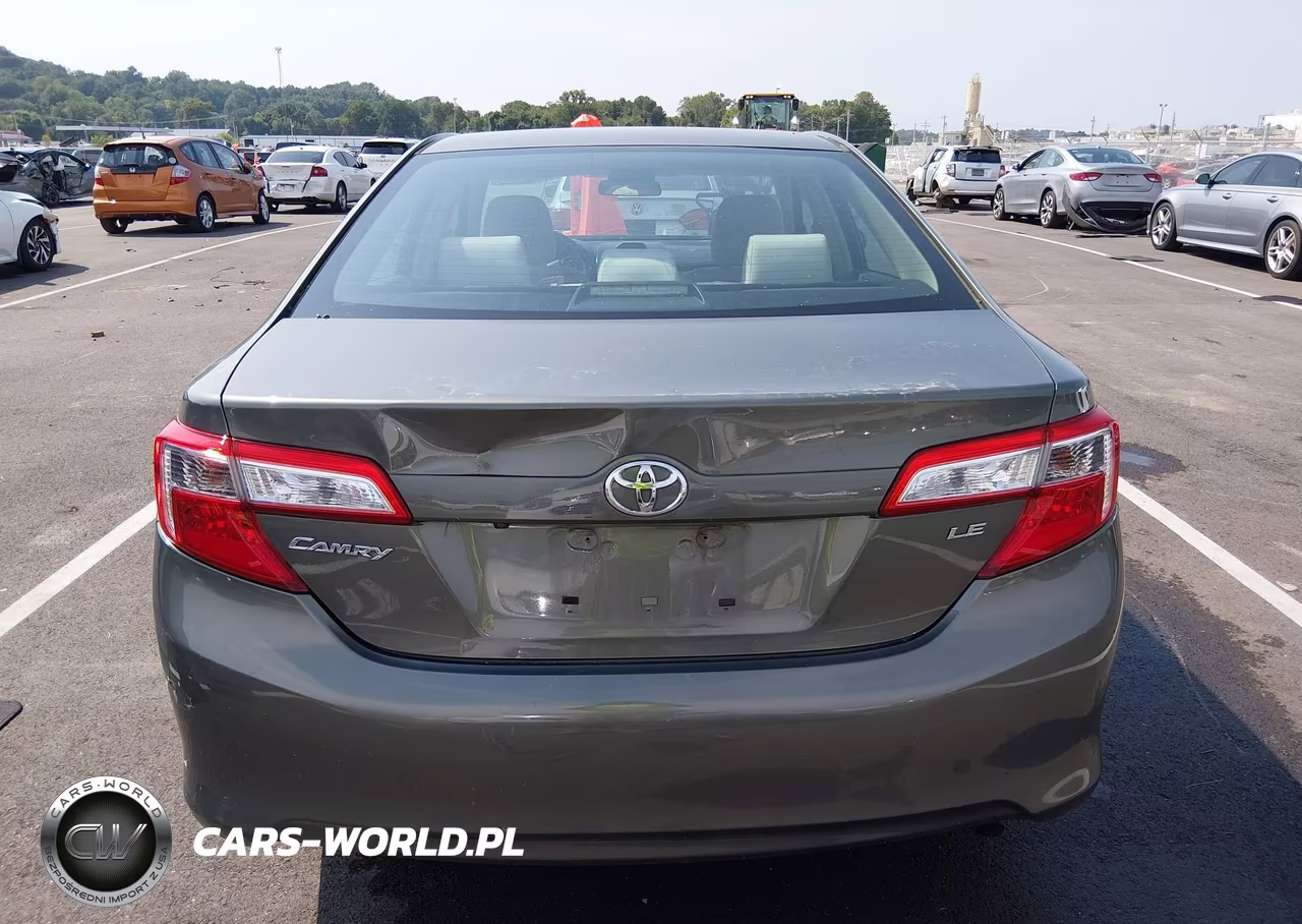 2014 Toyota Camry Le VIN:4T4BF1FK2ER406160 - 17