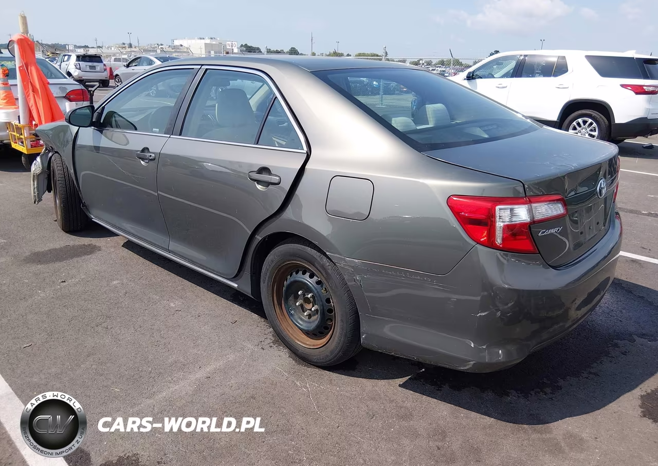 2014 Toyota Camry Le VIN:4T4BF1FK2ER406160 - 3