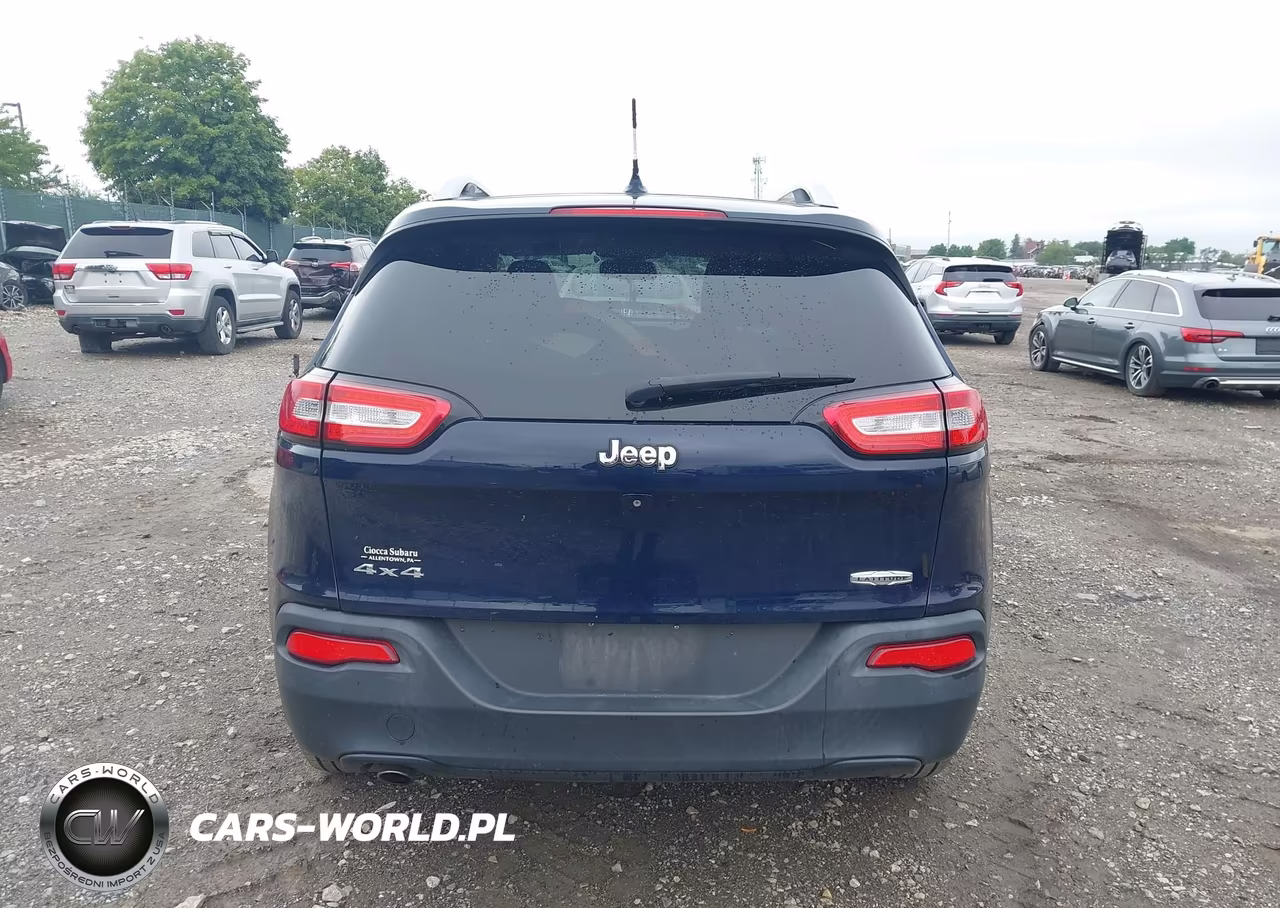 2015 Jeep Cherokee Latitude VIN:1C4PJMCB5FW609512 - 16