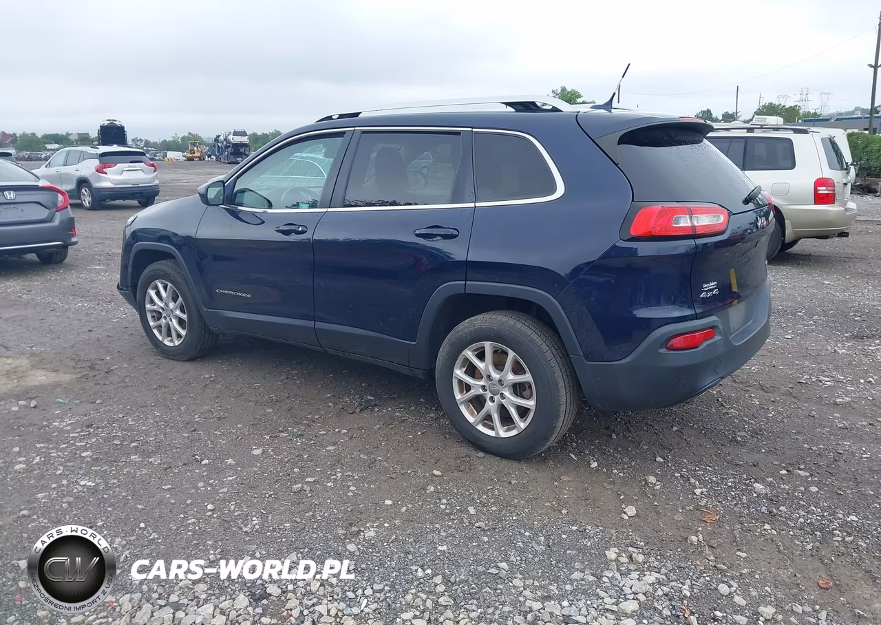 2015 Jeep Cherokee Latitude VIN:1C4PJMCB5FW609512 - 3