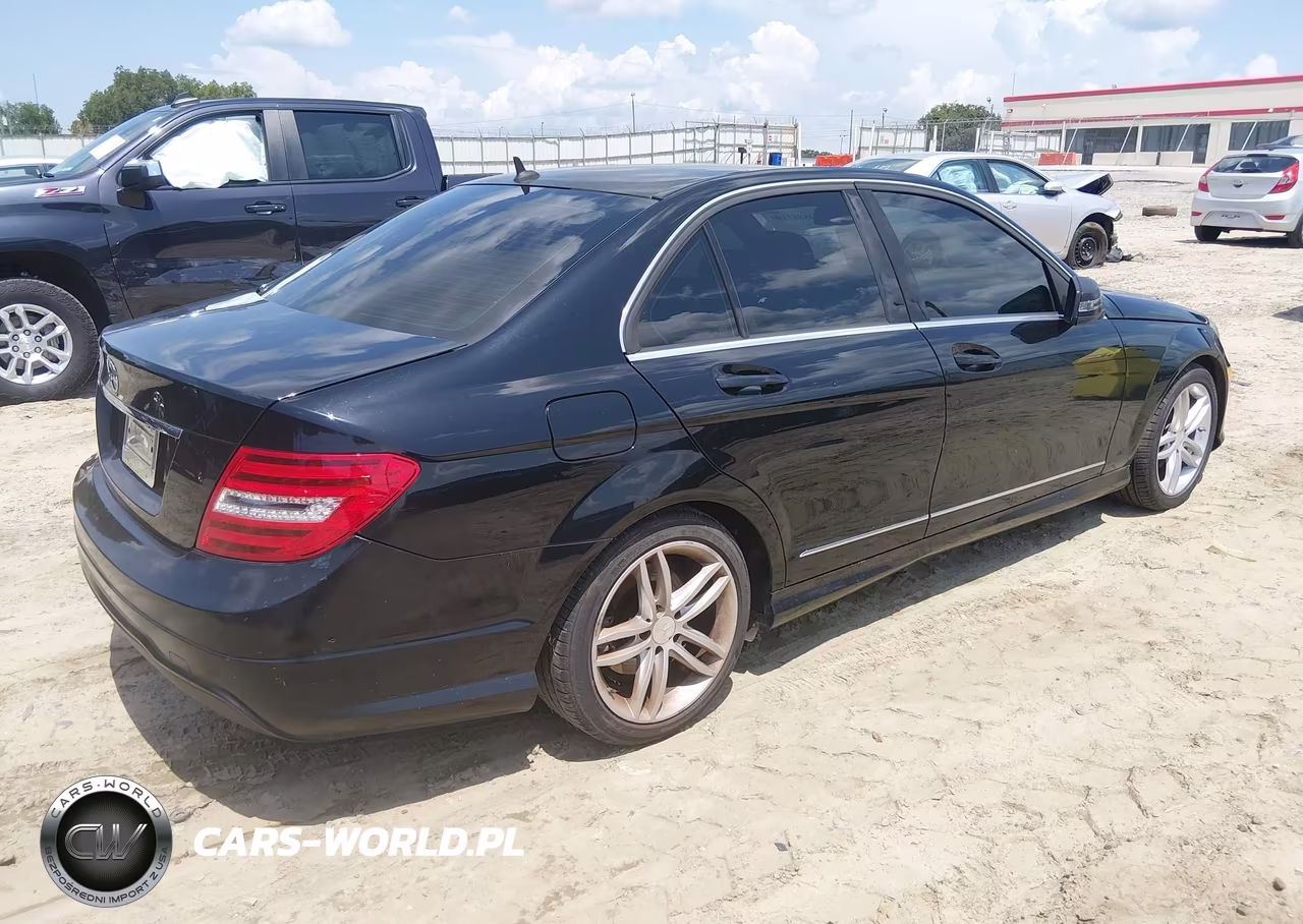 2013 Mercedes-Benz C 250 Sport VIN:WDDGF4HB8DA831231 - 4