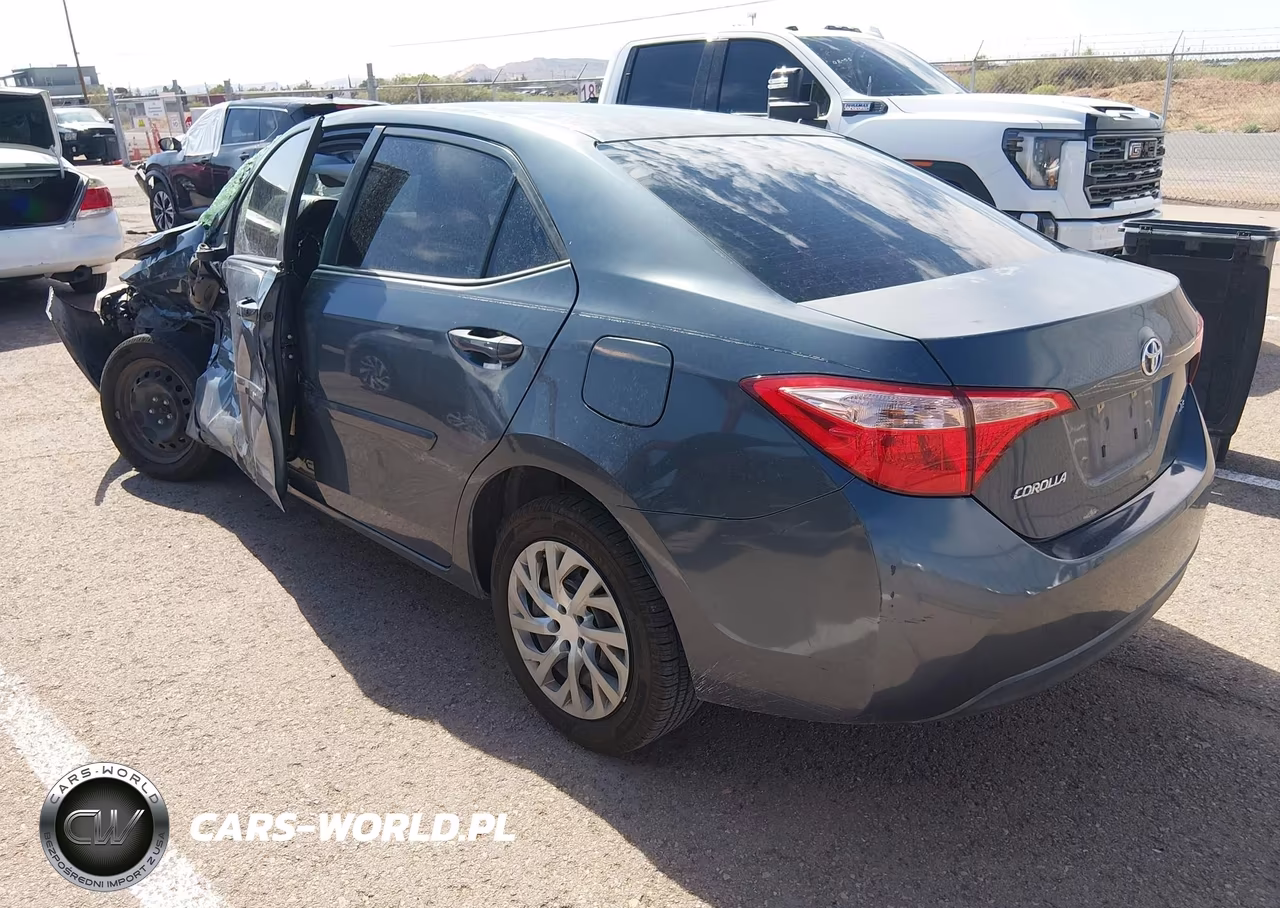 2017 Toyota Corolla Le VIN:2T1BURHE8HC882022 - 3